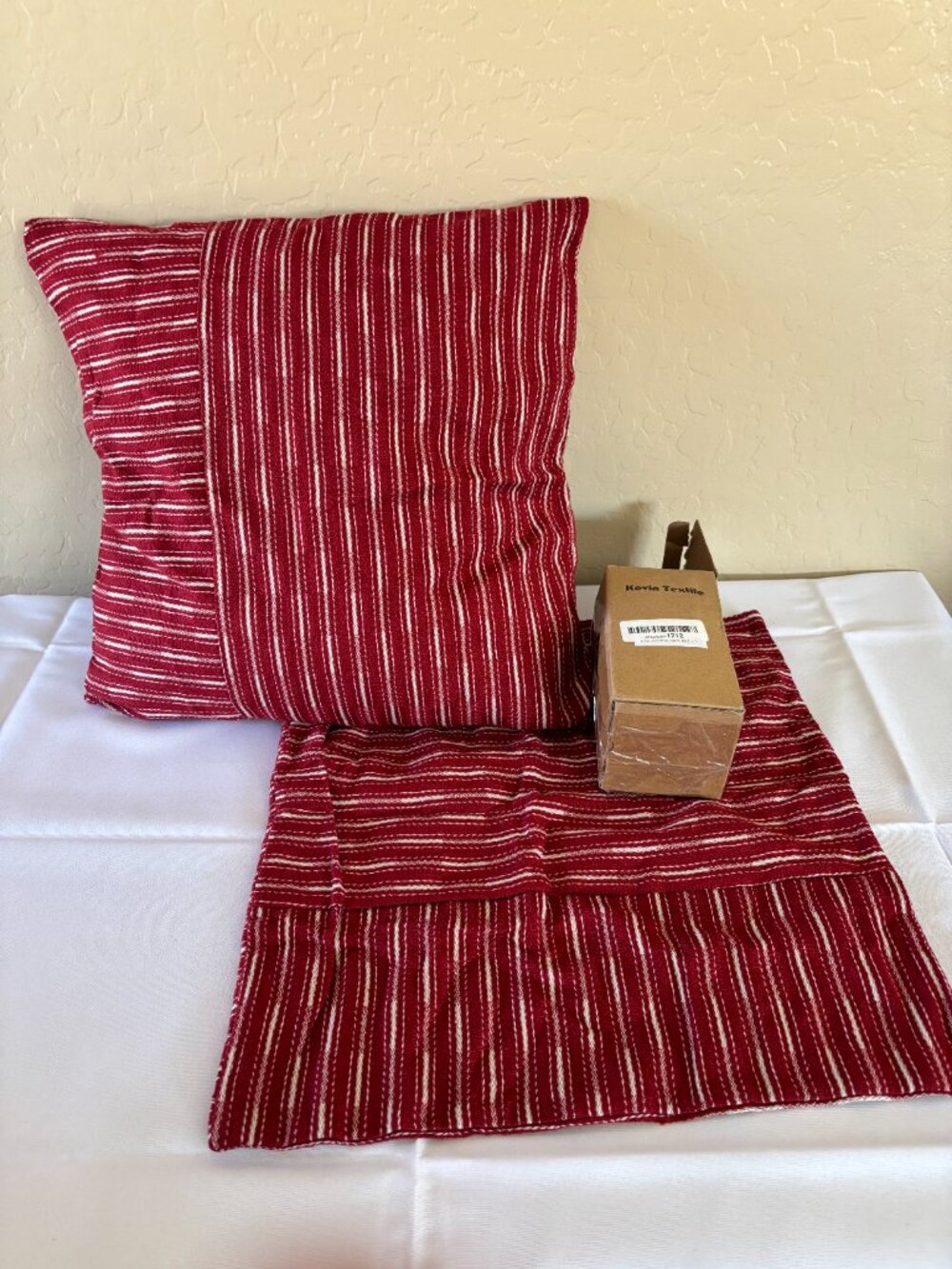 2 Pc 18x18" Reversible Throw Pillow covers - Picture 3 of 4
